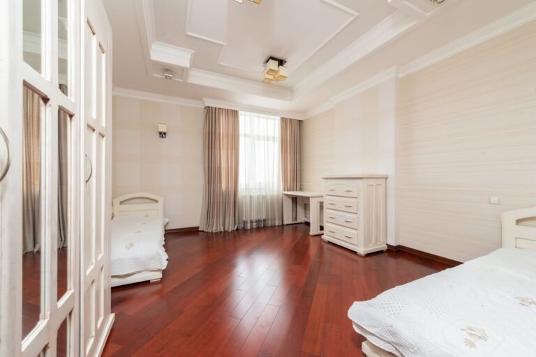 Como limpar piso laminado sem estufar nem manchar